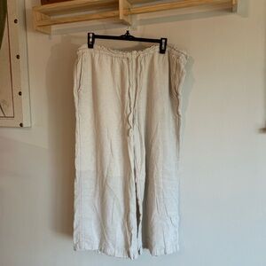 Time and Tru Light Beige Cropped Pants